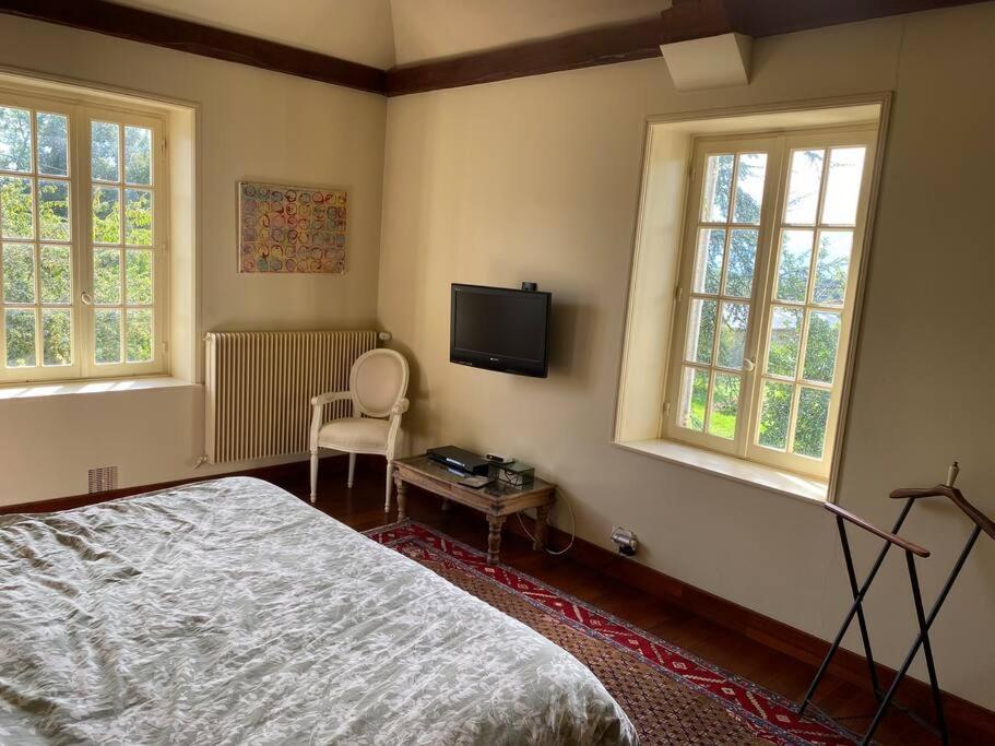 Propriete A 3 Mins Du Chateau Du Haras Du Pin